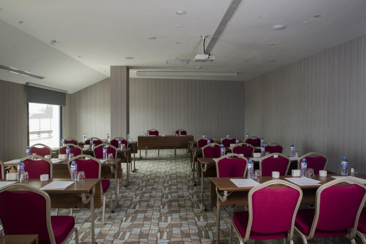 Hotel Ramada By Wyndham Sakarya Hendek Exteriér fotografie